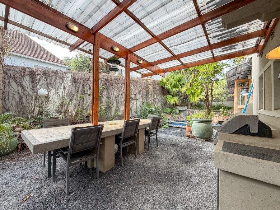 4 Bedroom Property for Sale in Bantry Bay Western Cape